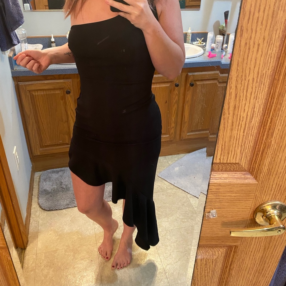 Elegant Black One-Shoulder Cocktail Dress